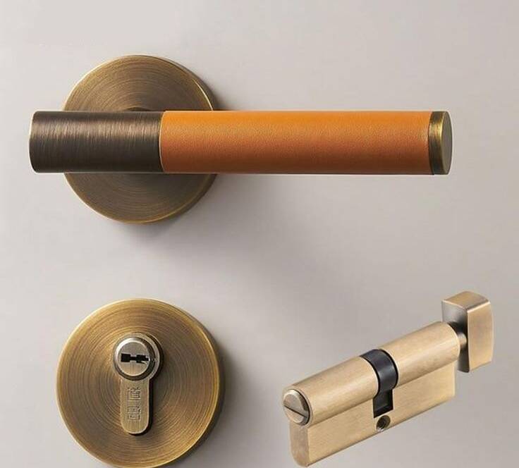 مصنع ابواب داخلية وخارجية في أبها وخميس مشيط والمنطقة الجنوبيه